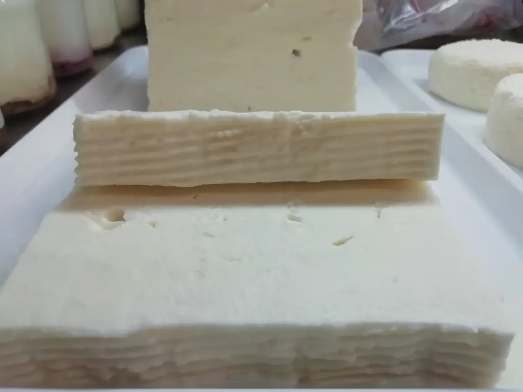 Type Feta au lait de brebis, portion 200gr (prix/kg)