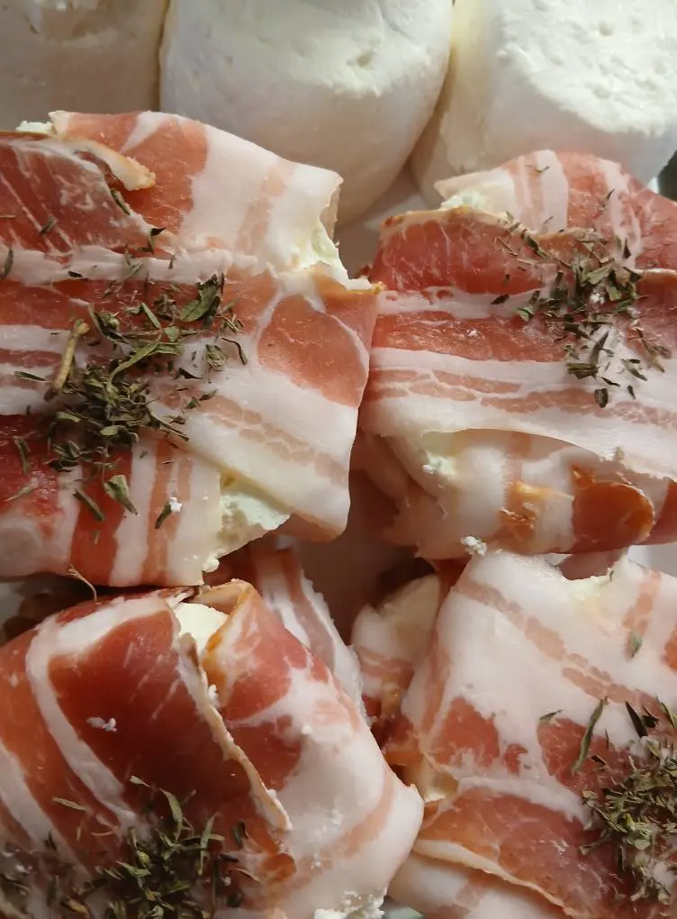 Frais lardé au lait de brebis (1 pièce) 